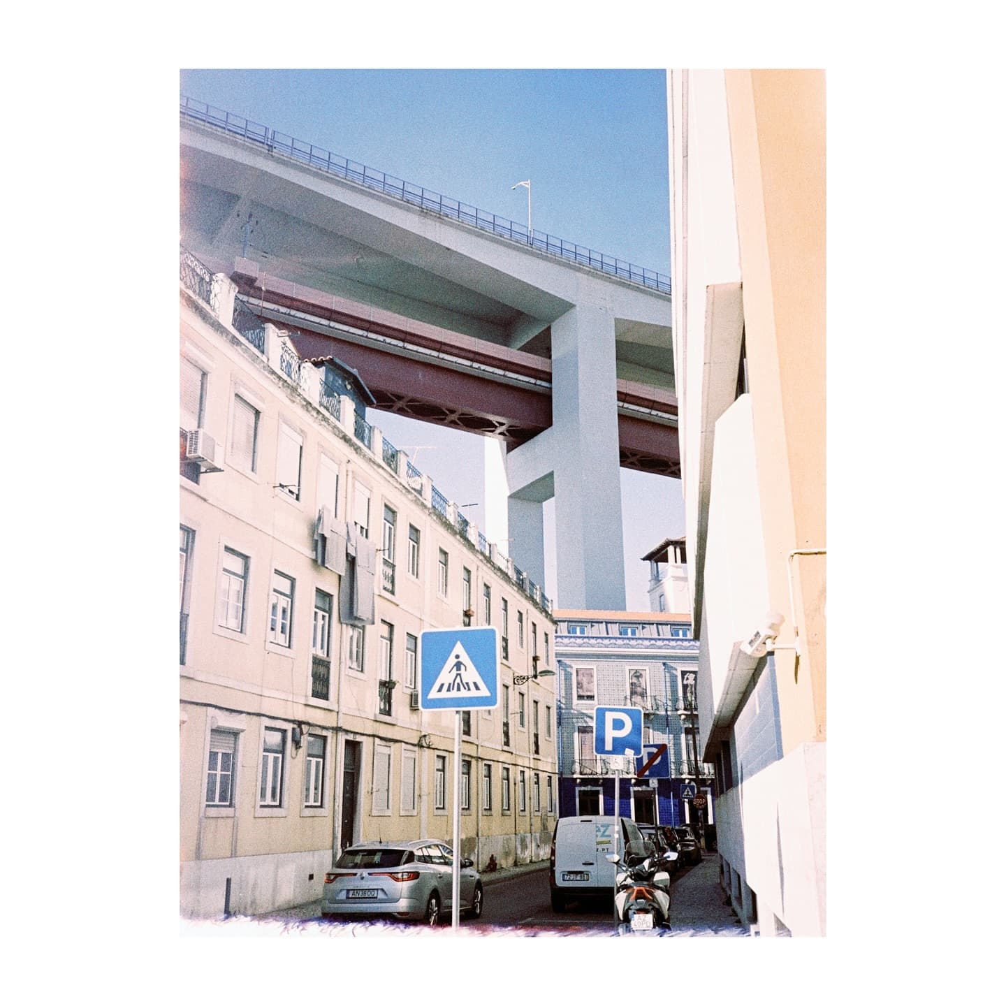 mju2
#lomography metropolis pushed 1 stop
developing by @maquinasdeoutrostempos